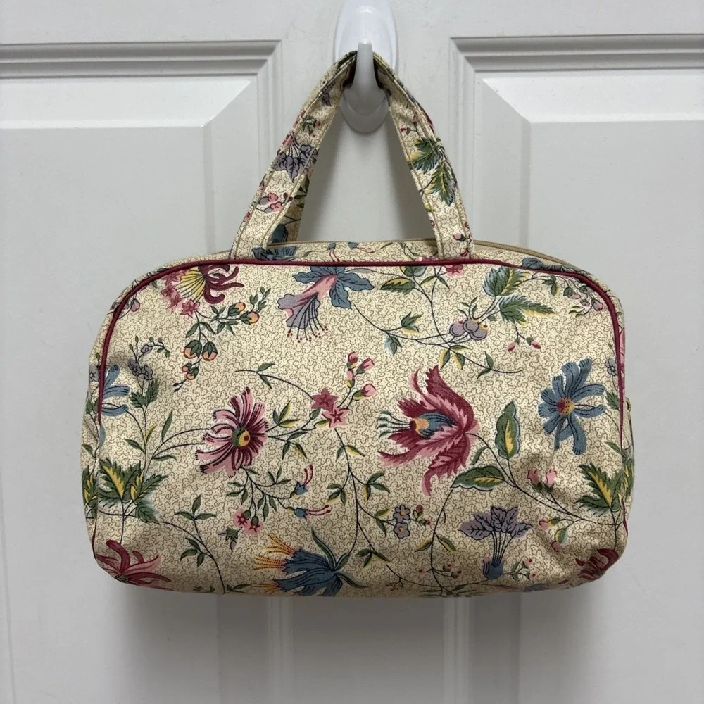 Vintage Cottagecore Floral Travel Cosmetics Bag‎ Clean Pink Interior Top Zip